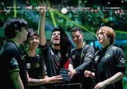 Bin自愧不如！LOL选手(shǒu)擅自離(lí)队，怒怼主(zhǔ)教練(liàn)：以为你(nǐ)是Faker？