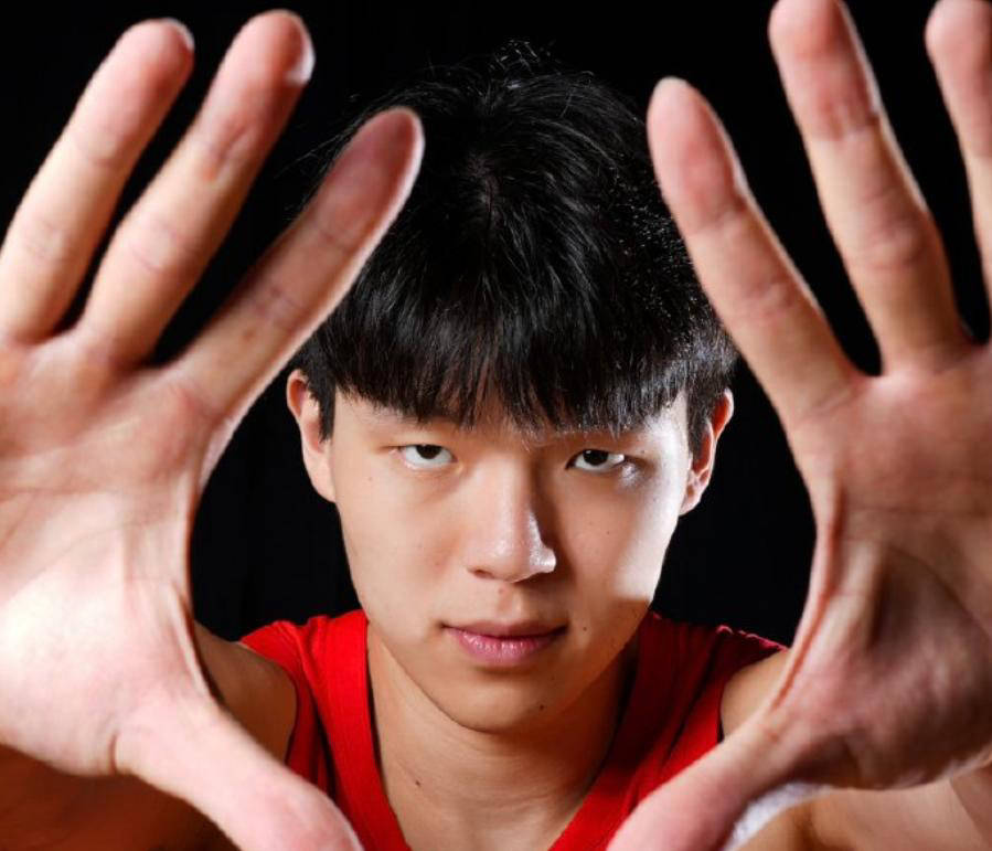 杨瀚森确定回国!青岛举行新闻发布会,预计参加亚洲杯比赛