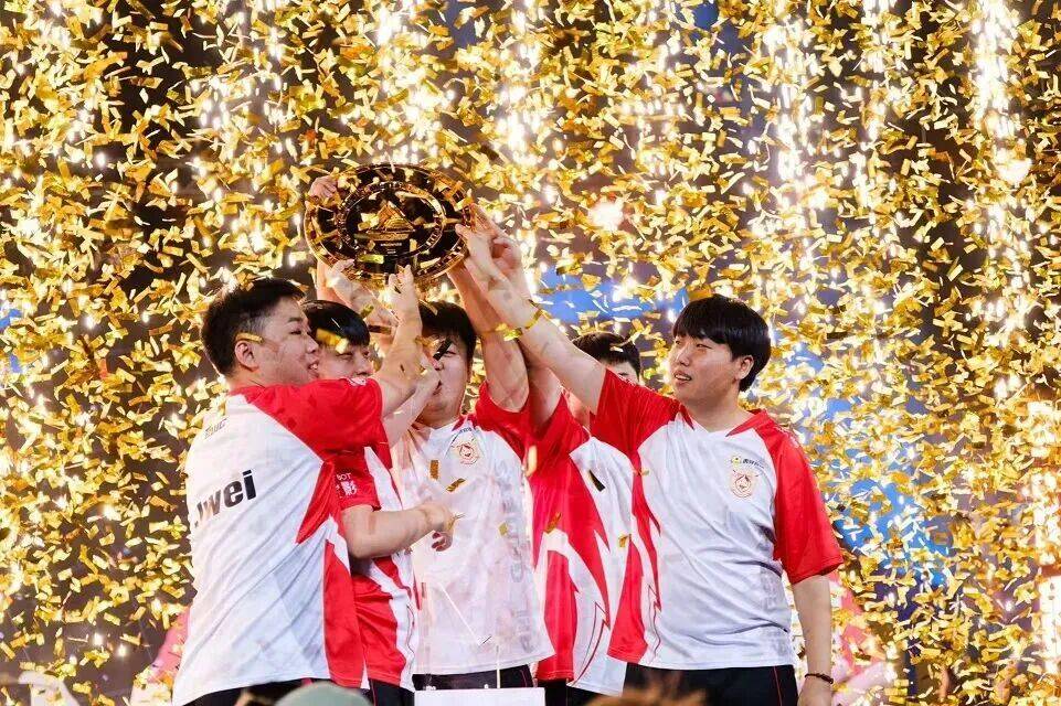 中国电竞聚力生态出海,CF用一届电竞世界杯“造船”远航 | 电竞观察