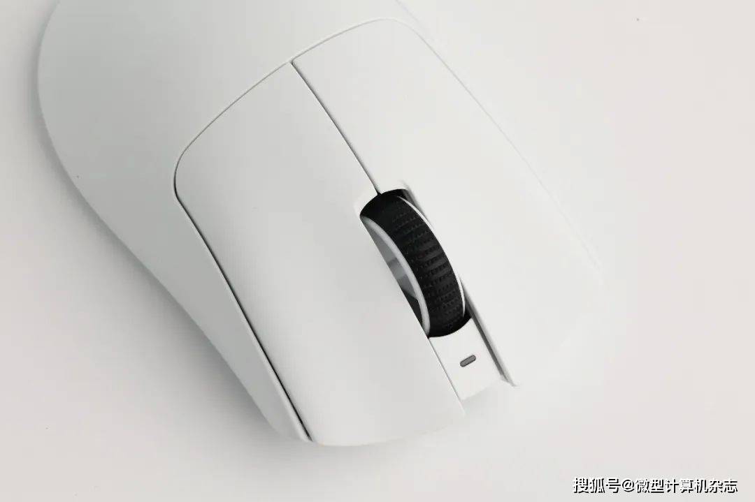 拔(bá)擢核心性(xìng)能,诉諸(zhū)專(zhuān)业电竞!雷蛇炼狱蝰蛇V4專(zhuān)业版无線(xiàn)游戏鼠标