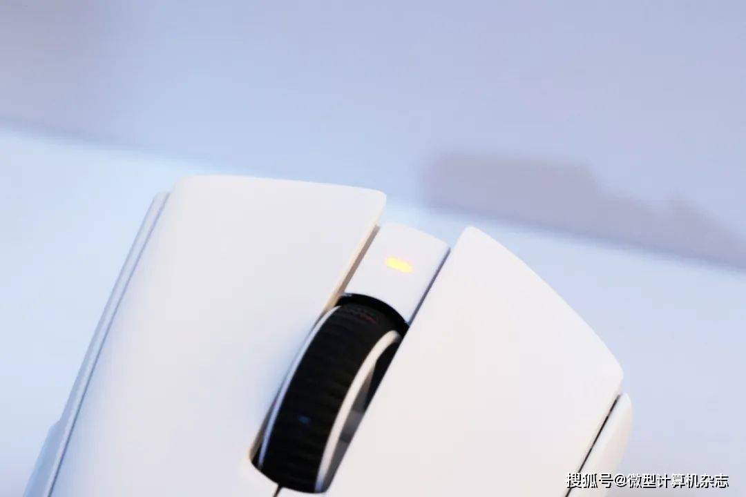 拔(bá)擢核心性(xìng)能,诉諸(zhū)專(zhuān)业电竞!雷蛇炼狱蝰蛇V4專(zhuān)业版无線(xiàn)游戏鼠标