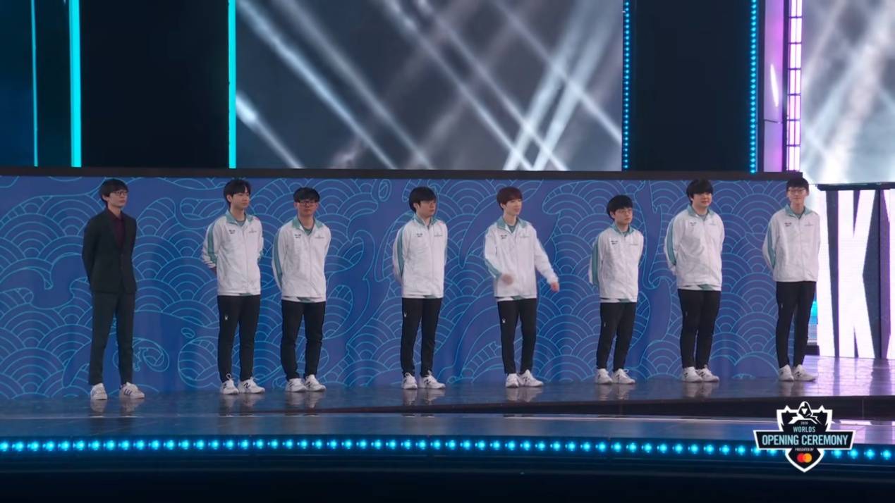 LOL外網(wǎng)热议,S15在(zài)中国举办,Faker受(shòu)魔咒困扰,GEN拿到(dào)夺冠(guān)剧本