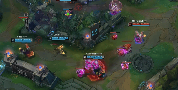 LOL赛事对决精彩,三国邀(yāo)你(nǐ)赴謀(móu)略盛宴(yàn)