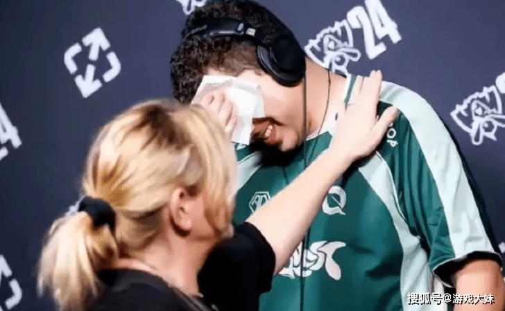 LOL选手吐槽女性生(shēng)理期(qī),鏡(jìng)头被全部(bù)剪掉,如今战隊(duì)宣(xuān)佈(bù)将他开除