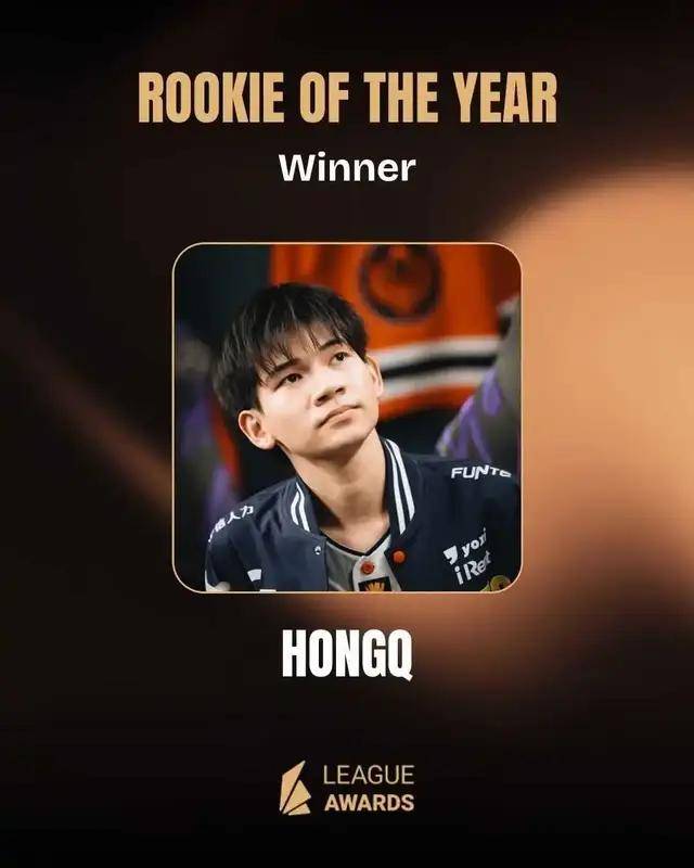 LOL新老交替，Chovy力压Faker拿年度选手(shǒu)，新王登基