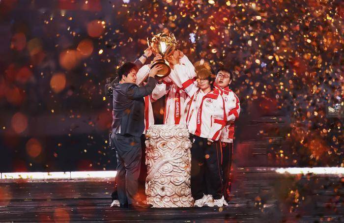 鸟巢里的KPL年度总决赛